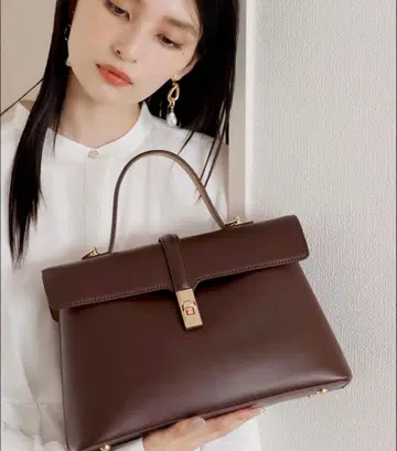 VIS 브라운 핸드백 플랩 포함