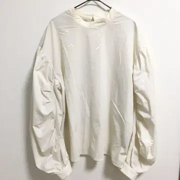 긴팔 셔츠 부즈루드 화이트 멋스러운 퍼프 슬리브 블라우스 뒷면 버튼