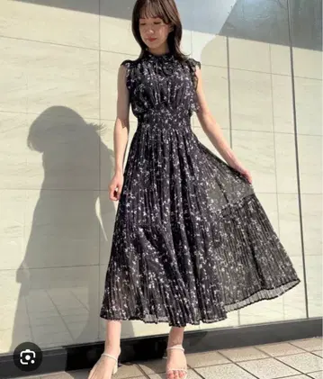 SNIDEL Sustainable 프릴 플리츠 원피스 BLK