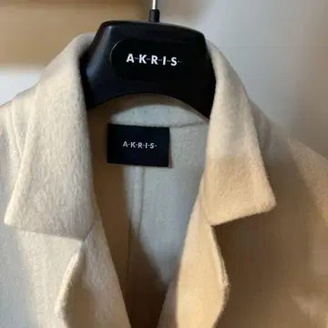 AKRIS 체스터 코트 크림색
