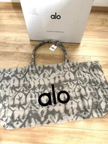 선착순 택 포함 정품 ALO Yoga 토트백 그레이 미사용 새상품