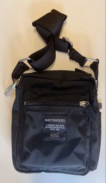 marimekko 블랙 숄더백