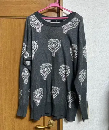 NOID. 도트 타이거 무늬 니트