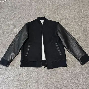 Extra Ordinary 바시티 자켓 블랙