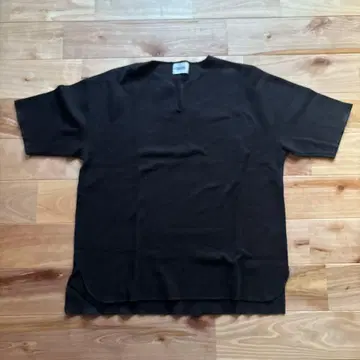 blurhms ROOTSTOCK 블랙 티셔츠