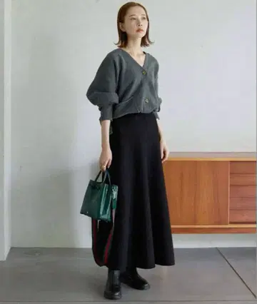 인기 완판템 새상품급 SLOBE IENA 밀라노 리브 니트 플레어 스커트