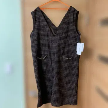 [ 새상품 ] 브라운 따뜻한 체크 무늬 안감 오버롤 스커트 원피스 4L