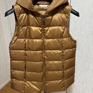 브라운 후드 부착 다운 베스트