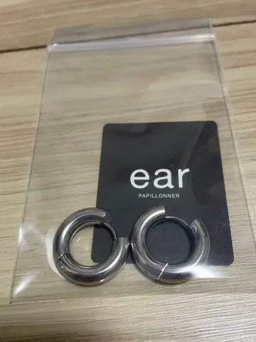 ear PAPILLONNER 이아파피요네 통통 후프 귀걸이 스테인리스