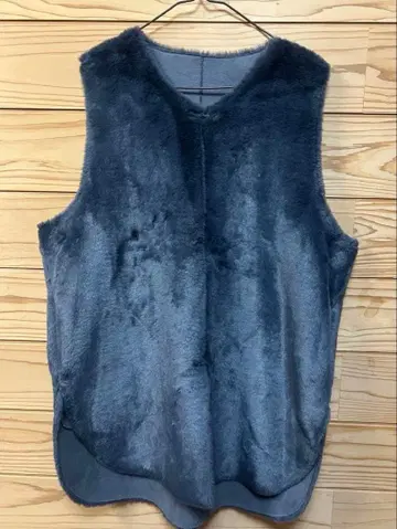 [ 새상품 미사용 ] QTUME 퍼 베스트 리버서블