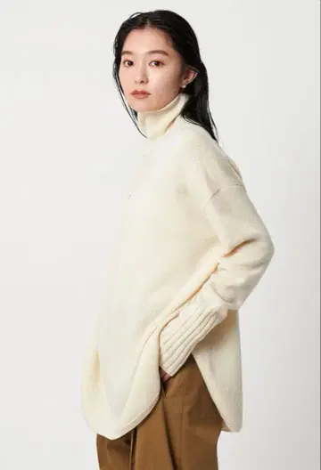 marw united arrows 루즈 터틀넥 니트