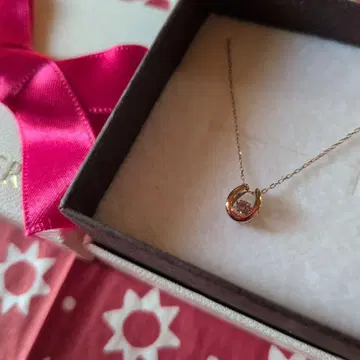 주얼리 스튜디오 플러스 k10pg 말굽 목걸이 흔들림 새상품급