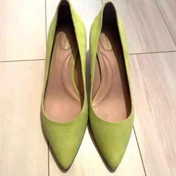 콜한 라임 그린 펌프스