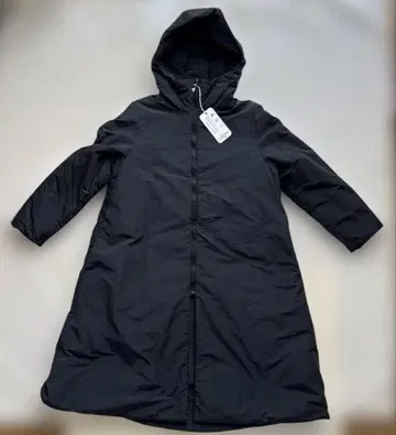 cape: 블랙 후디드 솜 코트