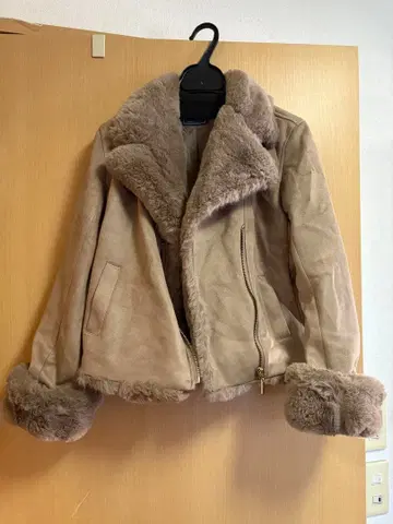 무스탕 자켓 마블왈츠