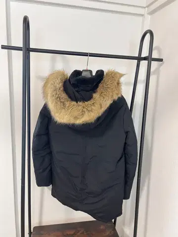 ZARA 퍼 블랙 다운 자켓