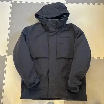 +J 블랙 다운 자켓 M 사이즈 유니클로