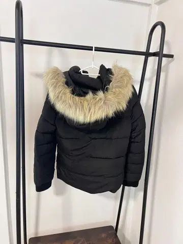 Abercrombie & Fitch 블랙 다운 자켓 M