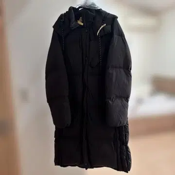 캐널 진 후드 부착 블랙 다운 자켓