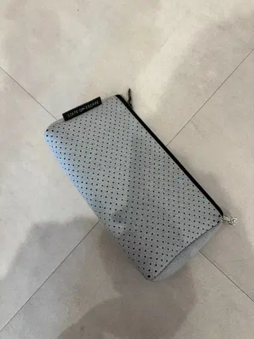 STATE OF ESCAPE 그레이 트래블 파우치