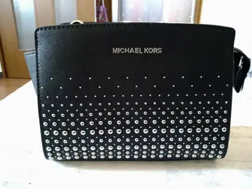 [ 새상품급 ] 마이클코어스 MICHAEL KORS 스터드 장식 숄더백