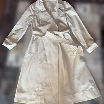 새상품급 Rene 아이보리 트렌치코트 36