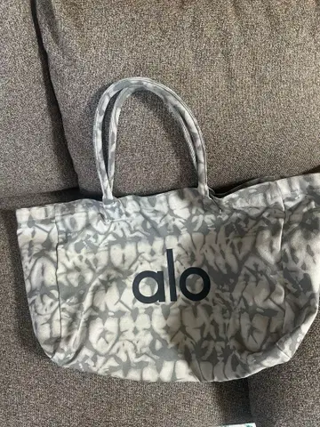 alo 타이다이 패턴 토트백