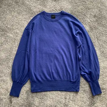 스픽앤스팬 크루넥 볼륨 슬리브 니트