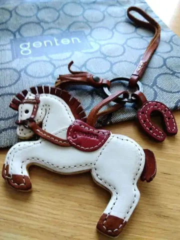 겐텐 두근두근 참 말 가죽 키링 겐텐 행운의 물건