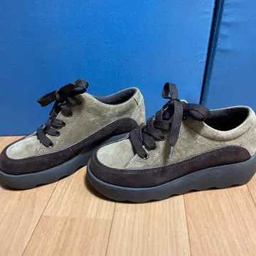 허시파피 22.5cm 가죽 스웨이드 스니커즈 Hush Puppies