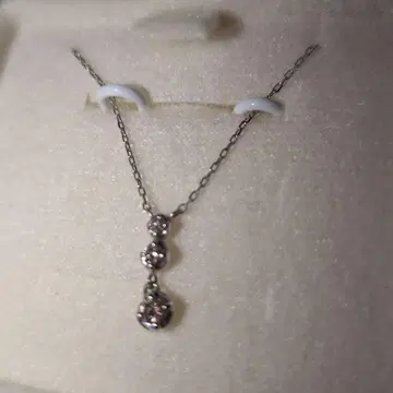 MAISON JEWELL k10wg 다이아몬드 3개 목걸이 기념일