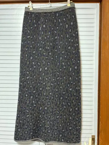 레오파드 무늬 슬릿 롱 스커트 SLOBEIENA