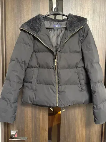 후드 부착 블랙 다운 자켓 M