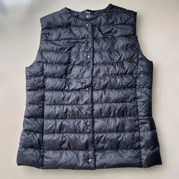 UNIQLO 블랙 다운 베스트 M 사이즈