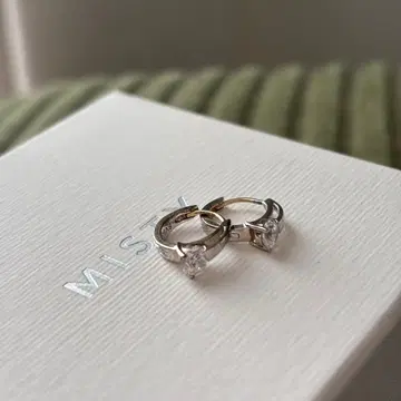 MISTY 스톤 귀걸이