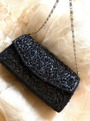 미사용 새상품 비즈 장식 블랙 클러치백 체인 2종 포함