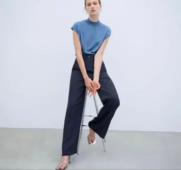 띠어리 럭스 프렌치 슬리브 모크넥 니트