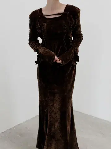 belted velour frill onepiece