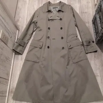 ADIEU TRISTESSE의 트렌치코트