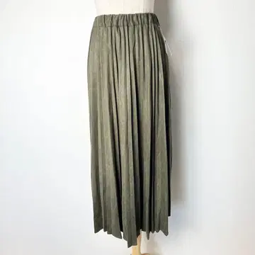 새상품 아즈노아즈 스웨이드 느낌 플리츠 롱 스커트 카키 F 가을/겨울