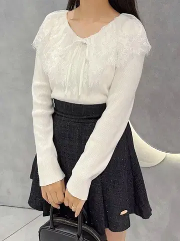 안미르 레이스 칼라 프릴 니트소