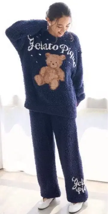 젤라피케 젤라또 스노우 베어 자카드 풀오버 & 롱 팬츠 네이비 프리
