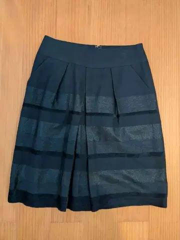 스트라이프 디자인 타이트 스커트 36 블랙