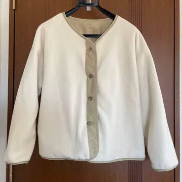 아이보리 베이지 버튼 플리스 자켓