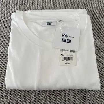 미사용 새상품 론 헤르만 UNIQLO 콜라보 T셔츠 화이트 XL 사이즈
