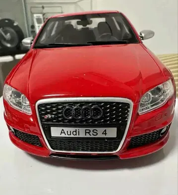 Audi RS 4 빨간색 미니카 OTTO mobile 1/18 스케일