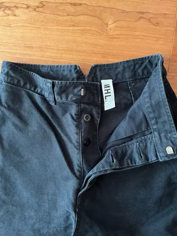 MHL. 마가렛호웰 블랙 데님