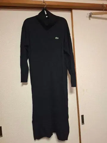 Lacoste 블랙 터틀넥 울 원피스