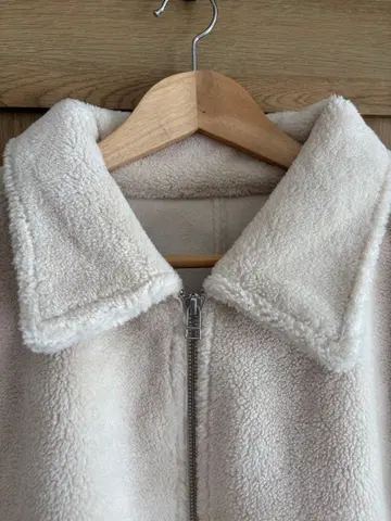 미사용품 어반 리서치 보아 아우터