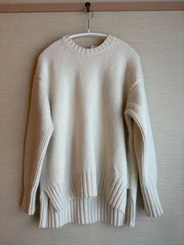 맥피 라무 캐시미어 크루넥 풀오버 투모로우랜드 니트 화이트